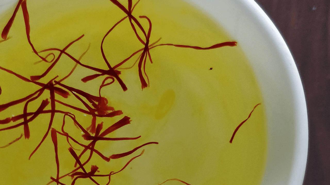 Saffron Turning water Golden yellowish