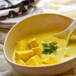Kashmiri Saffron Lyodur Tschaman: Paneer in Golden Gravy