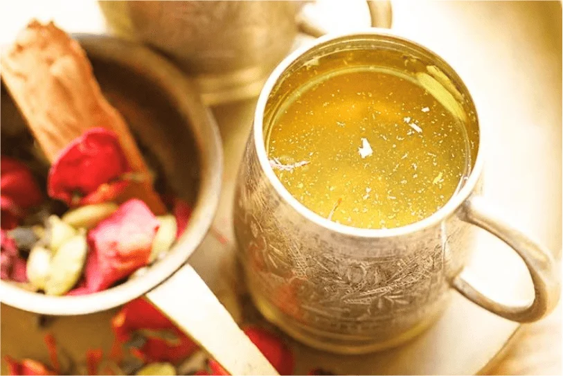 Kashmiri saffron kahwa tea recipe with almonds cardamom - traditional Mongra kesar drink